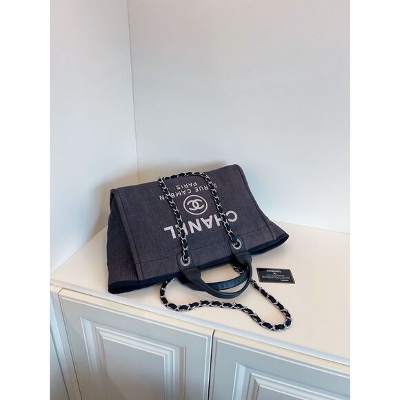 Chanel Women Pre-Loved Bag Very Good Condition - Picture 5 of 9